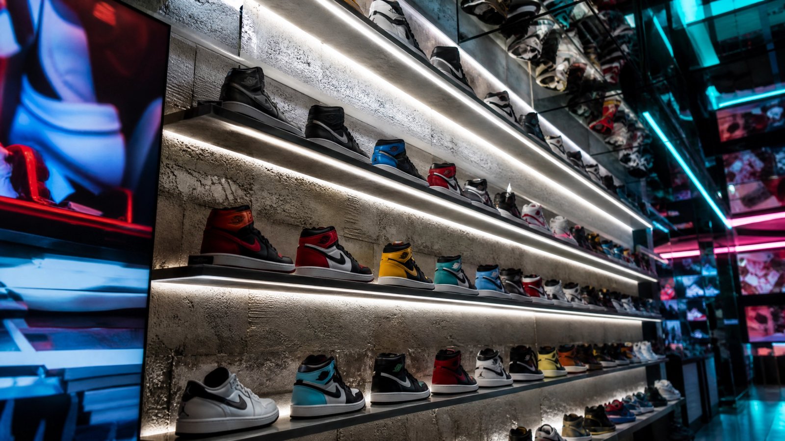 Sneaker District — 4